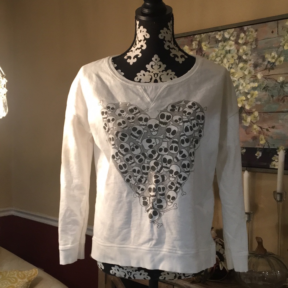Zara sweatshirt w/ skulls and bones in a heart
